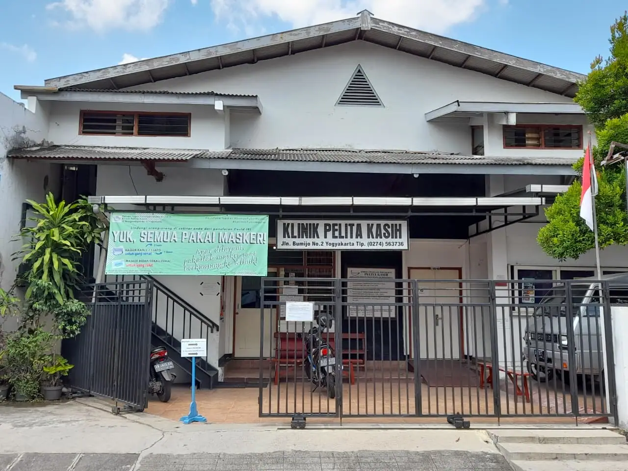 Gedung LPM Pelita Kasih dan Klinik Pratama di Jl. Wongsodirjan No. 2