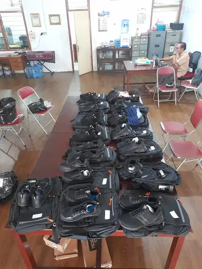 Pembagian Tas & Perlengkapan Sekolah, foto 6